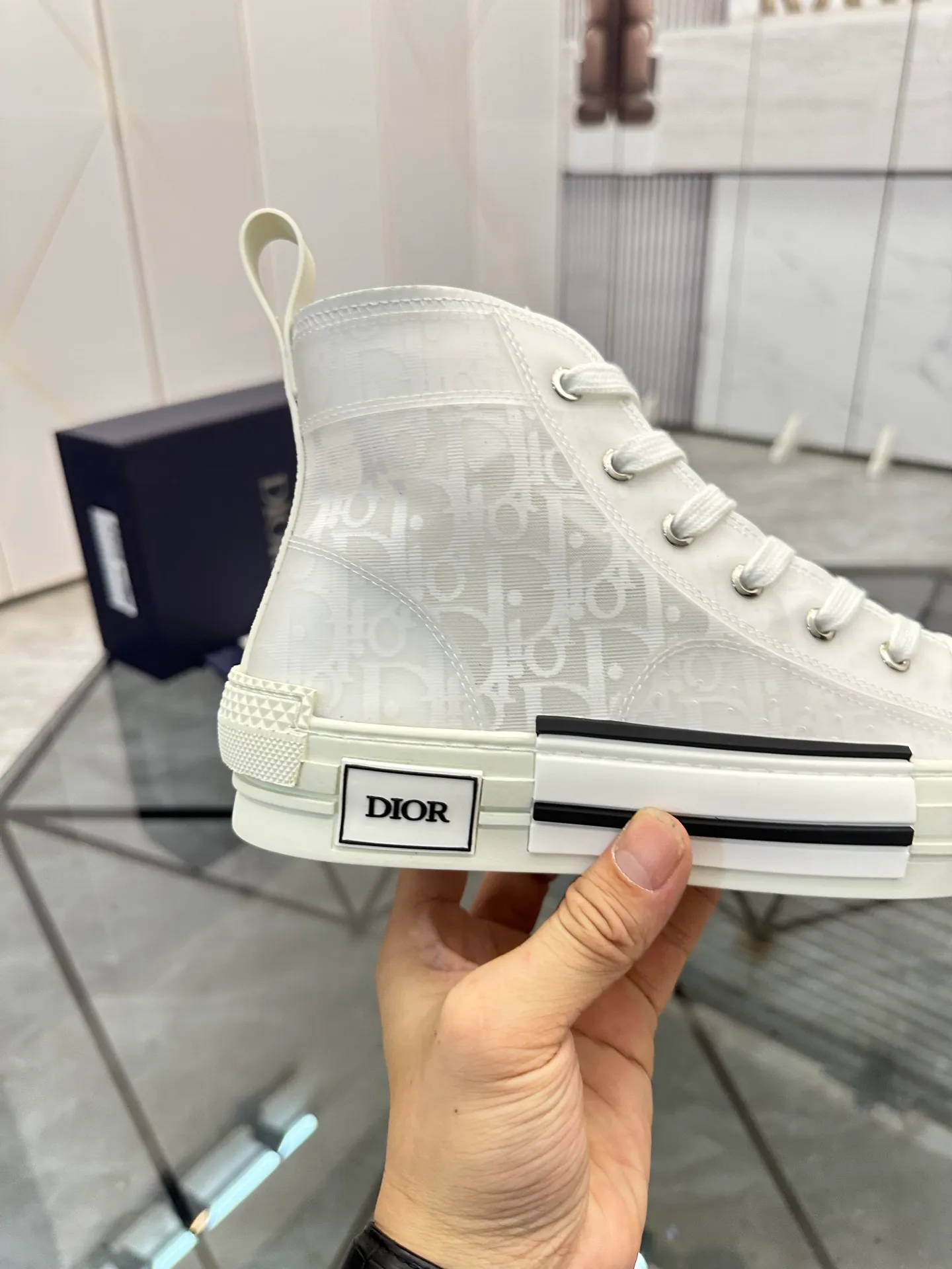 Selling men's shoes 💰: 💰P440¥ Product trademark: Dio* "Dior*" high-top casual shoes Regular size: 36-45 (can be customized to 46) Couple style B23 Product materials: Upper imported original fabric, breathable lining, original outsole. No.: 007